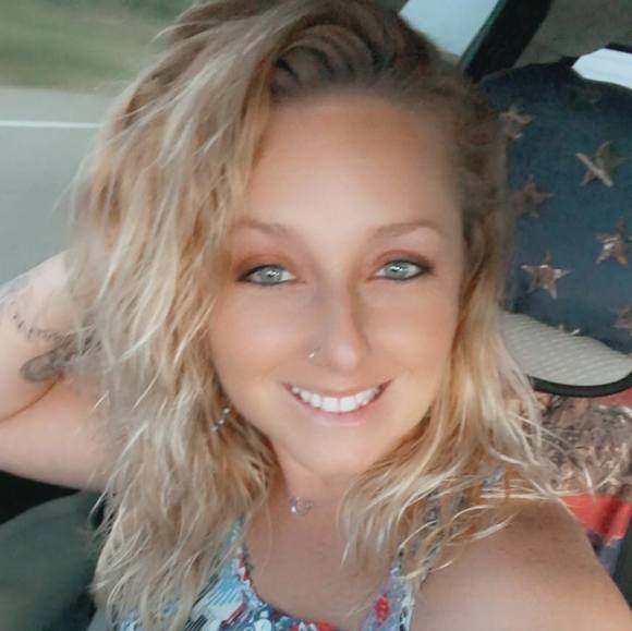 Meet your Posher, Tiffany - Picture 1 of 1